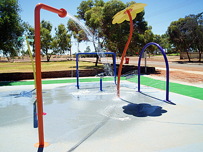 cue water play area